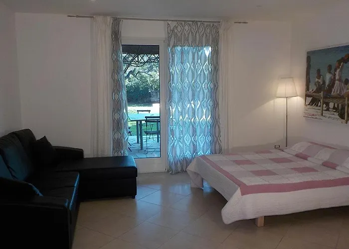 Angelina Garden Apartman Grimaud