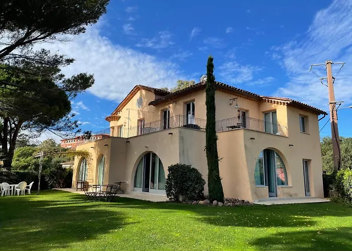 Angelina Garden Apartman Grimaud