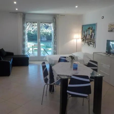 Angelina Garden Grimaud