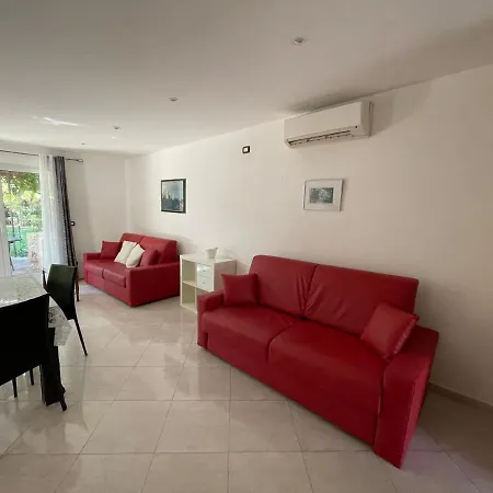 Angelina Garden * Grimaud